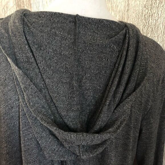 Happening in the Present Gray Hooded L/S Shirt - Picture 7 of 8